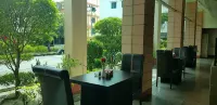 Paradise Hotel - 2-Star