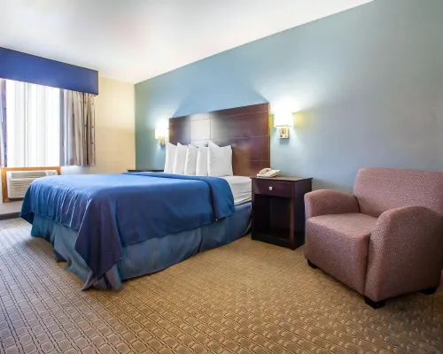Quality Inn & Suites Ankeny-Des Moines - Uima-altaat
