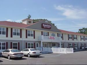 Hometown Inn & Suites