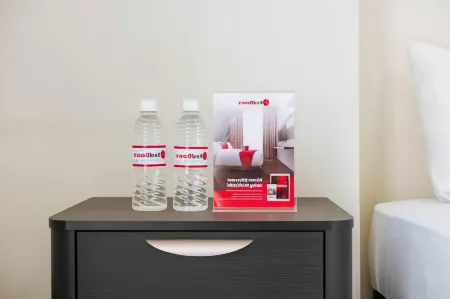 Artayya Puri Homestay Near Terminal Purabaya Madiun Mitra RedDoorz Отели в г. Madiun