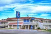 Motel 6 El Paso, TX - East Hotels near Speedway
