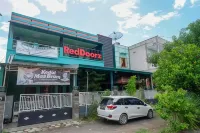 RedDoorz Syariah Near RS Mitra Siaga Các khách sạn ở Kramat
