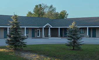 The Kingsley Suites