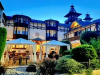 Schlosshotel Marienbad Hotels in Велка Хледјсеба