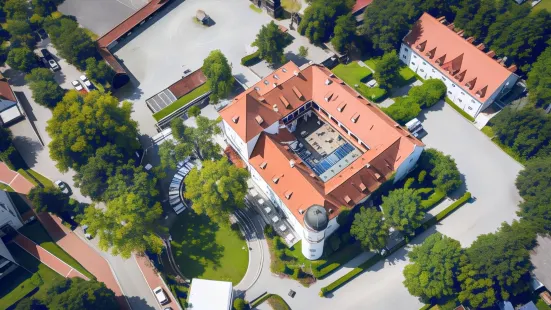 Schlosshotel Neufahrn