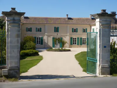 Domaine de l'Estuaire Hotels in Floirac