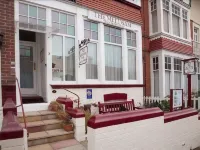 The Meltham Guesthouse Scarborough Hotels in Burniston