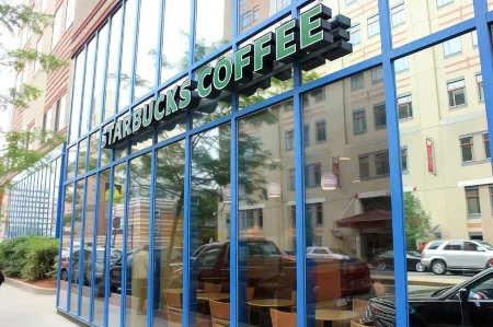 DoubleTree by Hilton Hotel Boston - Downtown Отели рядом с достопримечательностью «Чайнатаун»