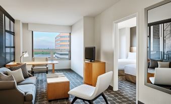 Renaissance Chicago O'Hare Suites Hotel