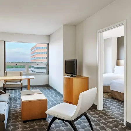 Renaissance Chicago O'Hare Suites Hotel