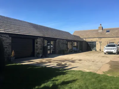 The Coach House & the Stables Holiday Homes Windy Bank Hall Green Moor Yorkshire Peak District Hotel di Tankersley