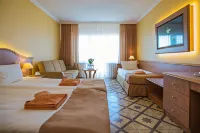 Hotel Polaris Hotels near Playground