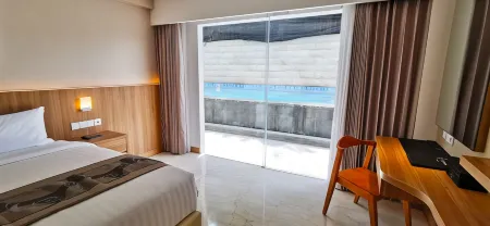 The Capital Hotel and Resort Seminyak Отели рядом с достопримечательностью «Бамбак Парк Виллас»