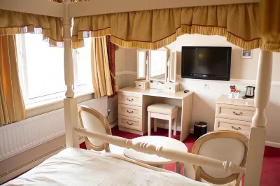 St George Hotel Rochester-Chatham Hotels in Cooling