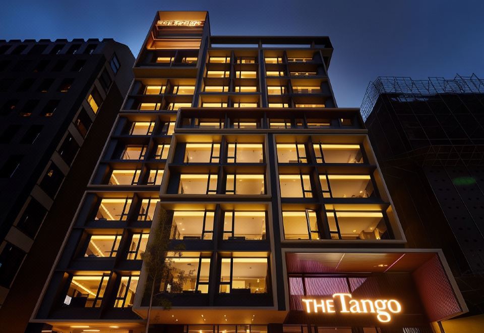2. 더 탱고 호텔 ..