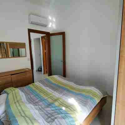 Remarkable 2-Bed Apartment in St Julians Rooms