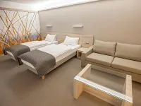 Kolumna Park Hotel Hotels in Pabianice County