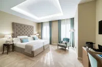 Lamaro Hotel