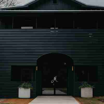 Melrose River Club Hotel Exterior