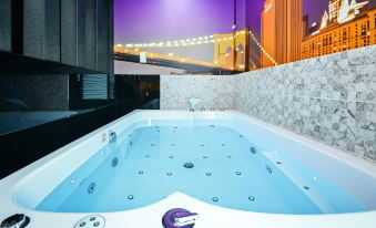 Namhae Modern Spa Pension (Four Seasons BBQ)