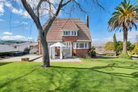 Whole Big Family House 9Bedrooms 4Baths Отели в г. 
