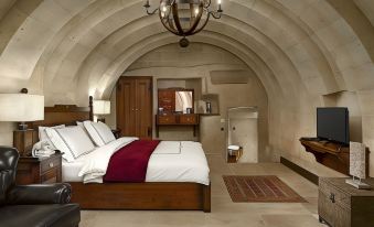 Seraphim Cave Suites & Spa