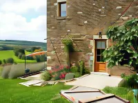 Domaine de Lasfonds Hotel dekat Chateau De Grave