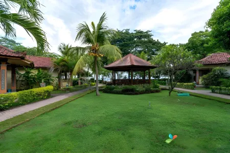 Lovina Beach Hotel