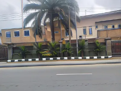 Pious Court Guest House Old Gra Hotels in 