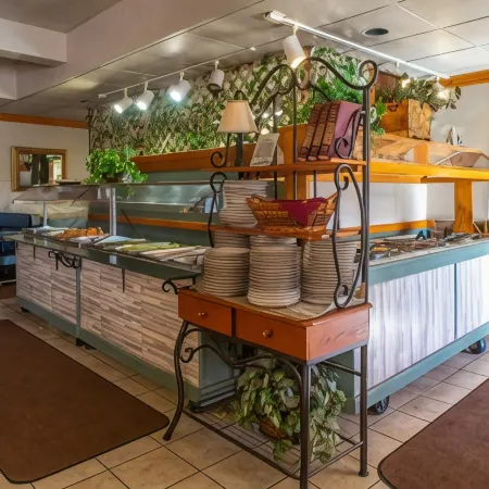 Days Inn by Wyndham Clinton