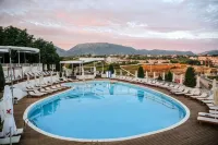 Mai Tai Resort - Pools