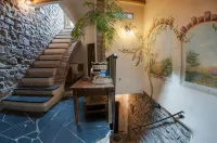 B&B Il Libro Verde Hotels in Latte