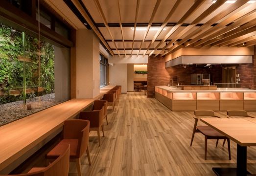 호텔 미야지마 빌라의 내부 다이닝 공간