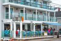 Gorgeous New Construction Beach House, 2 Minute Walk from Long Sands Beach