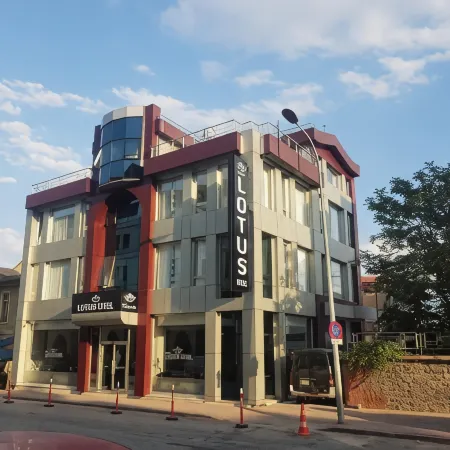 Lotus Otel