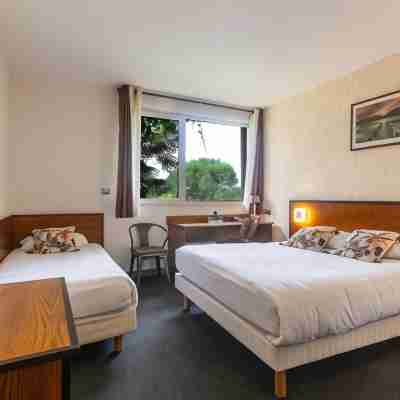 Logis Hôtel la Bombardière Rooms