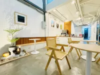 모멘토 호텔 앤드 카페