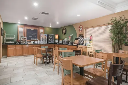 豪生斯頓-得梅因美吟温德姆酒店