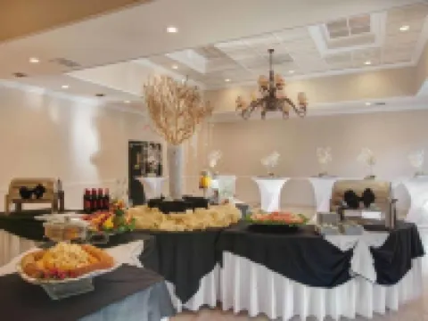 Hotel Piccadilly Hotels in Fresno