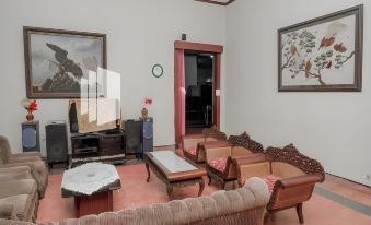 Rajawali Guest House Mitra RedDoorz