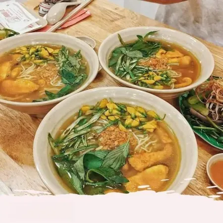 Lucky 190 Отели рядом с достопримечательностью «Ba Chua Xu Temple»