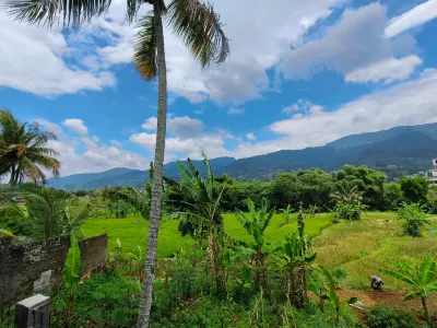 RumaMamah Glamping Cabin Hotels in Leuwimalang