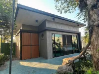 Uthaithani Resort Hotels in Nong Khayang