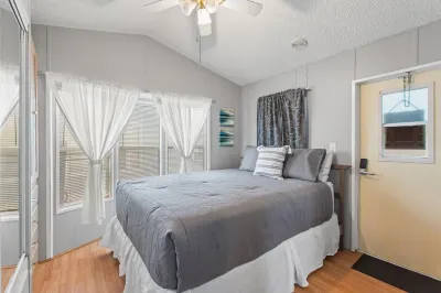 Beautiful, family-friendly cottage just 4 miles from Disney World
