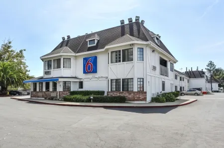 Motel 6 Fremont, CA – North Отели рядом с достопримечательностью «Flight 93 Memorial»