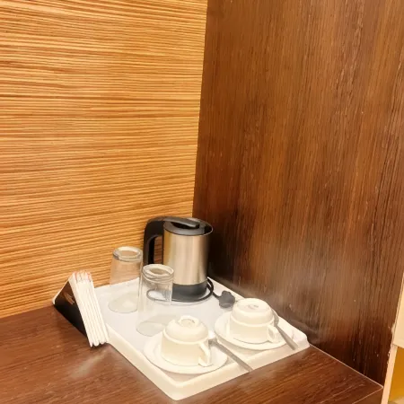 Status Business Hotel - Naveen Market