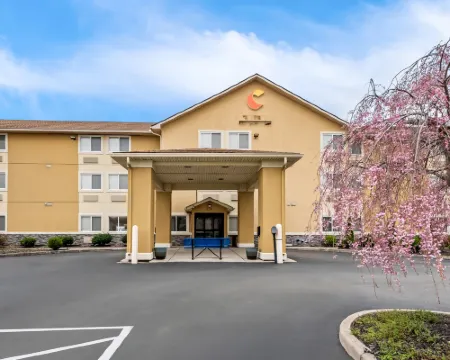 Comfort Inn & Suites Fairborn Near Wright Patterson AFB Hoteles en Fairborn