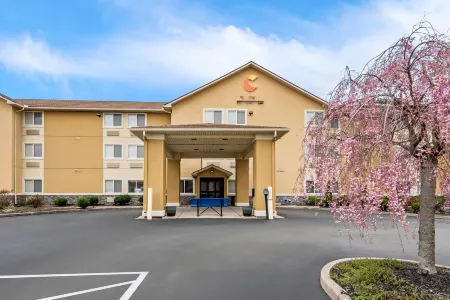 Comfort Inn & Suites Fairborn Near Wright Patterson AFB