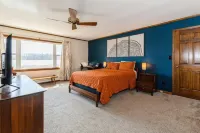Corey Lake, High speed internet, Dock, Deck, Skiing, Fishing. Apple Picking - Wifi