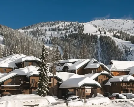 Kandahar Lodge at Whitefish Mountain Resort Hotels in Whitefish
